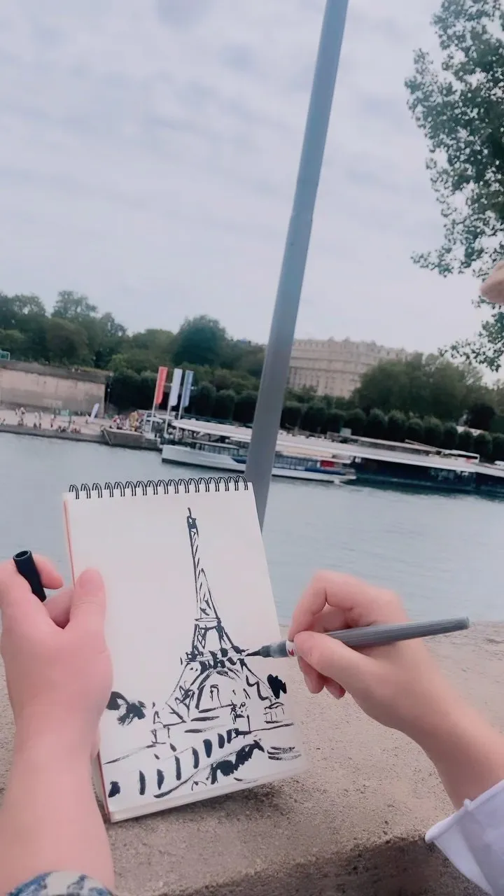 パリという街は、世界中のアーティストたちが集まり、独自のアイ...